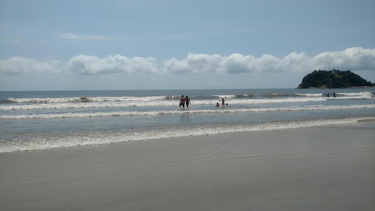 Apto Espetacular A 50 M Do Mar Em Condominio Com Piscinas Maravilhosas 瓜拉图巴 外观 照片